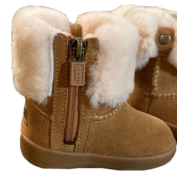 UGG Baby Ramona Boot, Size 0/1. BRAND NEW has tag but no box - Picture 4 of 14